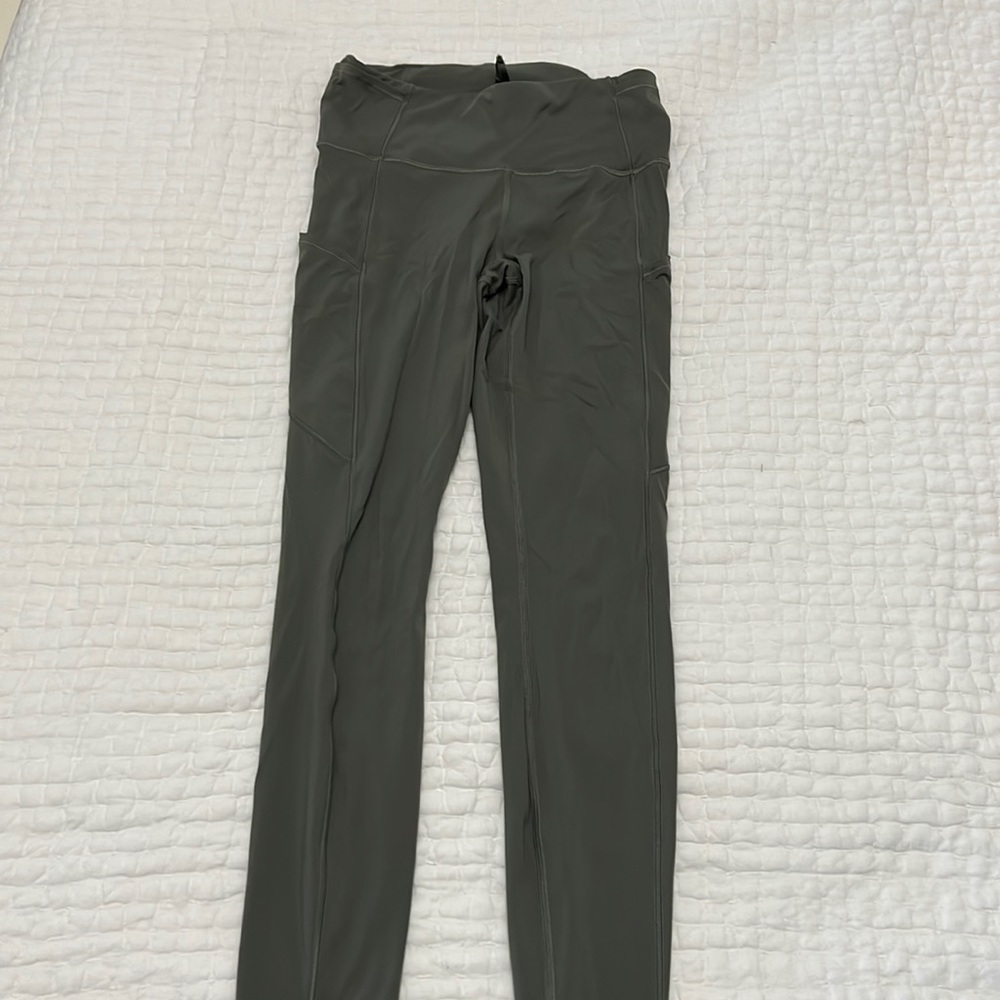 Lululemon swift speed high rise size 6 moss green 25 inch